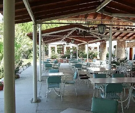 Altin Camp & Park ホテル 2*