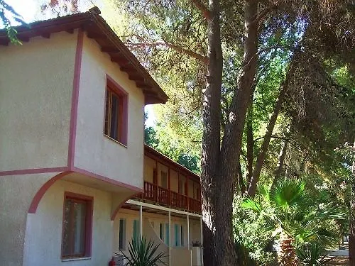 Altin Camp & Park 호텔